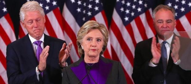 Hillary Clinton: Verraten von den eigenen Leuten? (Fotoverantw./URG Suisse: Blasting.News Archiv) Hillary Clinton: Verraten von den eigenen Leuten? (Fotoverantw./URG Suisse: Blasting.News Archiv)