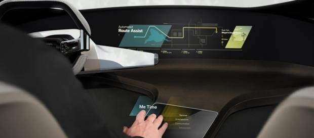 BMW Touch HoloActive leva a integração entre o motorista e o carro a um novo patamar BMW Touch HoloActive leva a integração entre o motorista e o carro a um novo patamar