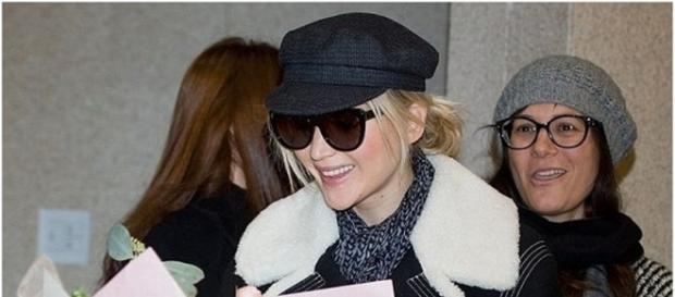 Jennifer Lawrence in South Korea. Photo screencapped from Jennifer Lawrence Films Twitter Jennifer Lawrence in South Korea. Photo screencapped from Jennifer Lawrence Films Twitter