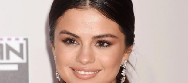 Selena Gomez signs $13 million deal as the face of Coach | 9Style - com.au Selena Gomez signs $13 million deal as the face of Coach | 9Style - com.au