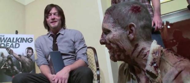 The Walking Dead : Découvrez comment Andrew Lincoln et Norman Reedus se piégent mutuellement The Walking Dead : Découvrez comment Andrew Lincoln et Norman Reedus se piégent mutuellement
