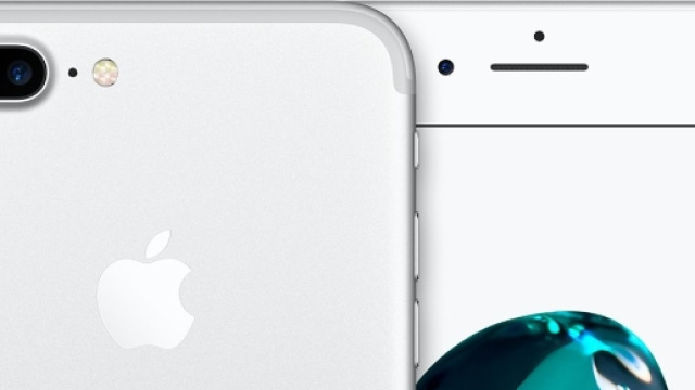Apple iPhone 7, prezzi pi&ugrave; bassi al 17 e 18 dicembre 2016