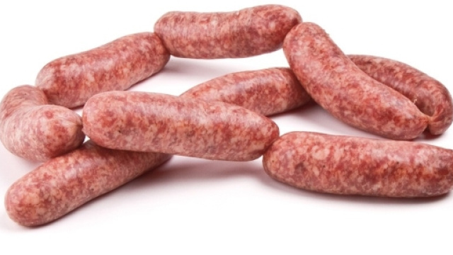 Coloranti a base di cocciniglia nelle salsicce: l'inchiesta di Striscia la Notizia