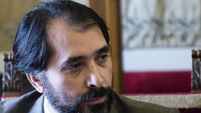 Corruzione, arrestato il fedelissimo della Raggi Raffaele Marra ... - lastampa.it