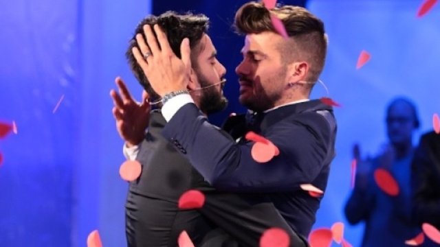 Uomini e Donne insulti Claudio-Mario