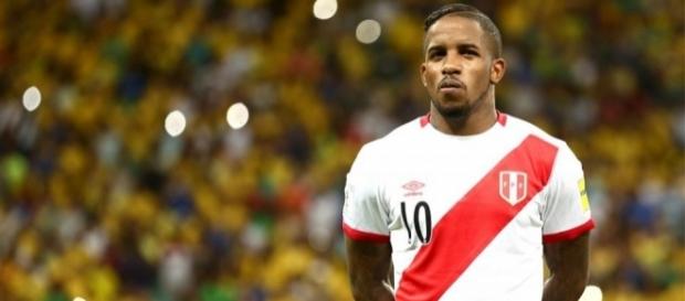 Atacante Farfán está perto de ser anunciado pela equipe do Corinthians. Atacante Farfán está perto de ser anunciado pela equipe do Corinthians.