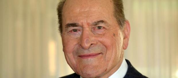 Henry Heimlich, de 96 anos, salva senhora com sua famosa 'manobra ... - metacomment.io Henry Heimlich, de 96 anos, salva senhora com sua famosa 'manobra ... - metacomment.io