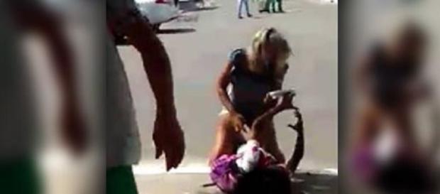 Jovem é esfaqueada durante briga Jovem é esfaqueada durante briga