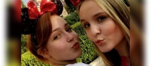 Larissa Manoela leva amiga para viagem a Disney Larissa Manoela leva amiga para viagem a Disney