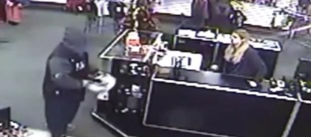 Braque ajourné dans un sex-shop de San Bernardino - ABC7 Braque ajourné dans un sex-shop de San Bernardino - ABC7