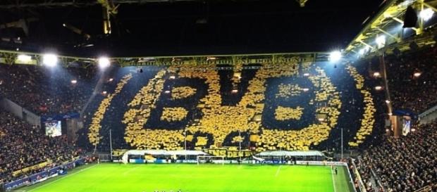 B. Dortmund recebe Augsburg na condição de favorito B. Dortmund recebe Augsburg na condição de favorito