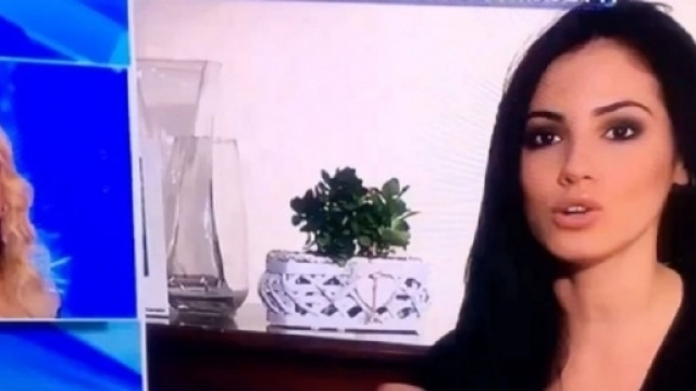 Guerra mediatica tra De Lellis e Signorini: arriva la smentita sul cachet da capogiro.