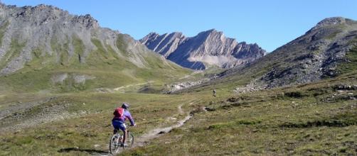 Nuovi percorsi Mountain bike cicloturistici intorno al monviso e valle po