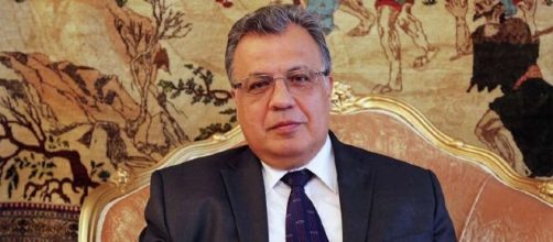 L'ambasciatore russo in Turchia, Andrey Karlov, ucciso in un attentato