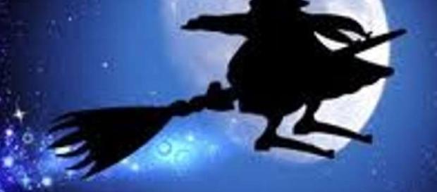 Frasi di auguri divertenti per la befana. Frasi di auguri divertenti per la befana.