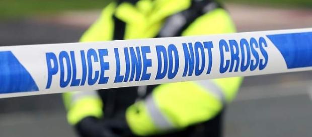 Trei români au fost arestați în UK pentru furt de combustibil dintr-o conductă Trei români au fost arestați în UK pentru furt de combustibil dintr-o conductă