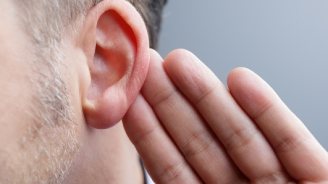 Tachipirina e aspirina danneggerebbero l'udito