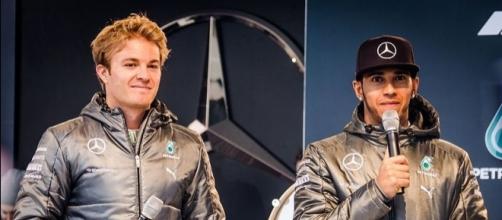 Rosberg and Hamilton: over, now. Picture by Thomas Ormston (Wikimedia Commons).