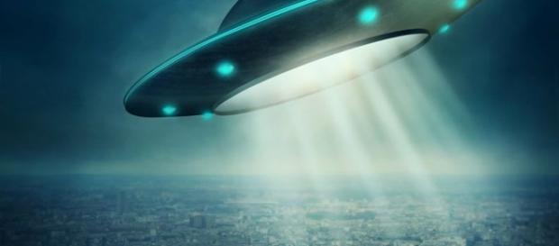 Extraterrestres já vieram a Terra Extraterrestres já vieram a Terra
