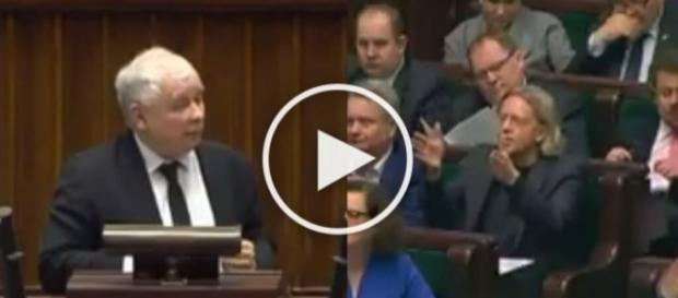 Kaczyński gasi posła Nowoczesnej. Kaczyński gasi posła Nowoczesnej.