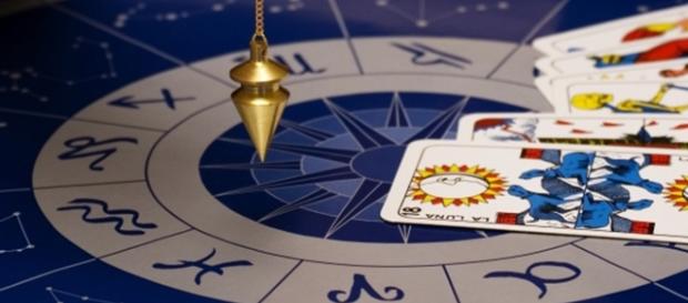 Românii cred în horoscop în proporție de peste 60% Românii cred în horoscop în proporție de peste 60%