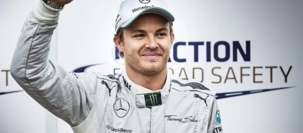 Rosberg atende aos pedidos da mãe e encerra a carreira na Fórmula 1. Rosberg atende aos pedidos da mãe e encerra a carreira na Fórmula 1.