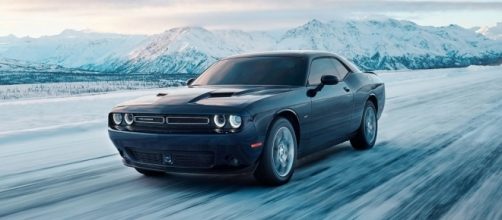 Video] 2017 Dodge Challenger GT shows its AWD prowess in the snow - inautonews.com