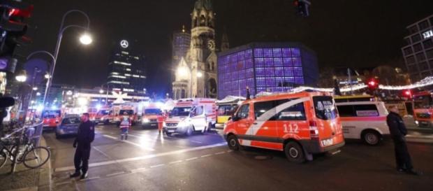 Berlín: 12 muertos y 48 heridos al arrollar un camión a multitud - com.ar Berlín: 12 muertos y 48 heridos al arrollar un camión a multitud - com.ar
