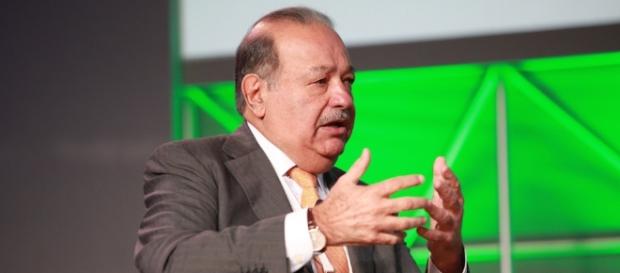 Donald Trump y Carlos Slim estrecharon las manos en un gesto de reconciliación en Florida Donald Trump y Carlos Slim estrecharon las manos en un gesto de reconciliación en Florida