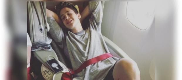 João Guilherme avisa que está viajando para Orlando e fãs enlouquecem João Guilherme avisa que está viajando para Orlando e fãs enlouquecem