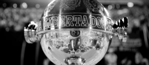 Clubes brasileiros começam preparação para a taça Libertadores . Clubes brasileiros começam preparação para a taça Libertadores .