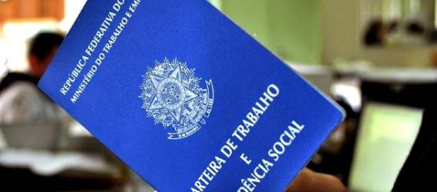 Mercado de trabalho em queda no Brasil Mercado de trabalho em queda no Brasil