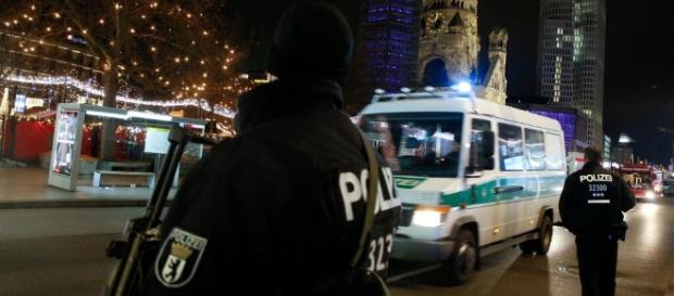 Möglicher Anschlag in Berlin: Politische Reaktionen - web.de Möglicher Anschlag in Berlin: Politische Reaktionen - web.de