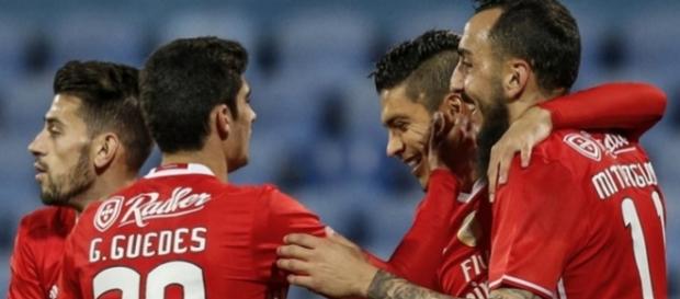O Benfica é o atual líder do Campeonato português O Benfica é o atual líder do Campeonato português