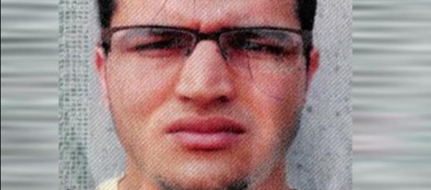 Vier Jahre Haft in Italien! Anis Amri zündete Auffanglager an - TAG24 - tag24.de Vier Jahre Haft in Italien! Anis Amri zündete Auffanglager an - TAG24 - tag24.de