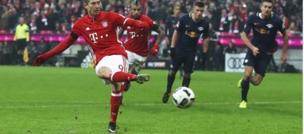 Lewandowski foi o autor do último gol do Bayern na partida Lewandowski foi o autor do último gol do Bayern na partida