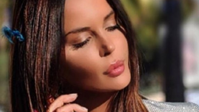 Nina Moric: scatto di 10 anni fa su Facebook