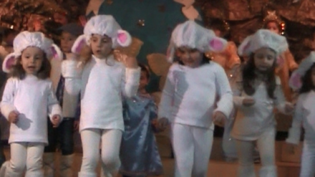 Una recita di Natale pagata dai contributi dei principali protagonisti