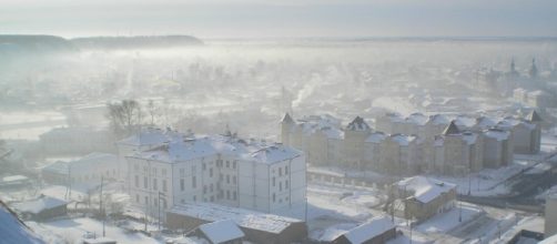 A frozen city under icy siege in W. Siberia. Photo: Alexander Lesnitsky/Pixabay.