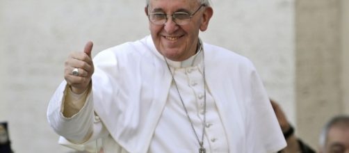 Papa Francesco chiama in diretta tv
