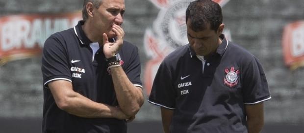 Ex-auxiliar técnico de Tite Fábio Carille (à direita) é efetivado no timão. Ex-auxiliar técnico de Tite Fábio Carille (à direita) é efetivado no timão.