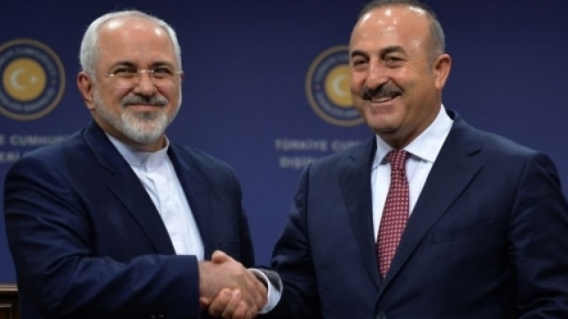 Javad Zarif e Mevlut Cavusoglu, ministri degli esteri di Iran e Turchia