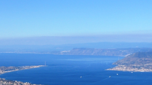 Lo Stretto in una delle sue vedute pi&ugrave; suggestive