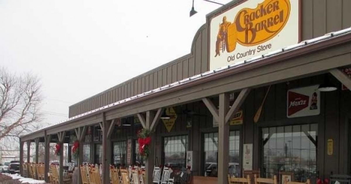 Cracker Barrel Open For Christmas Dinner Holiday Hours Menu For Dine In Or Takeout Meals