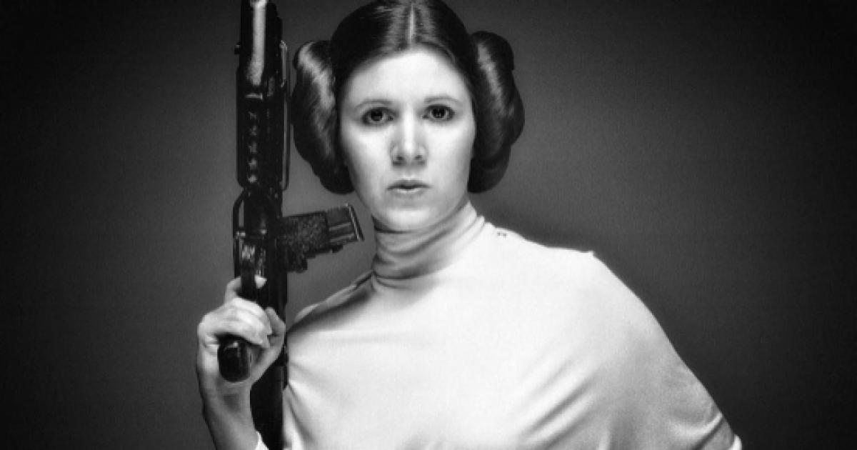 Infarto durante un volo per Carrie Fisher, la principessa Leila di