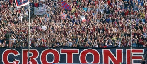 I tifosi del Crotone, squadra calabrese di Serie A.