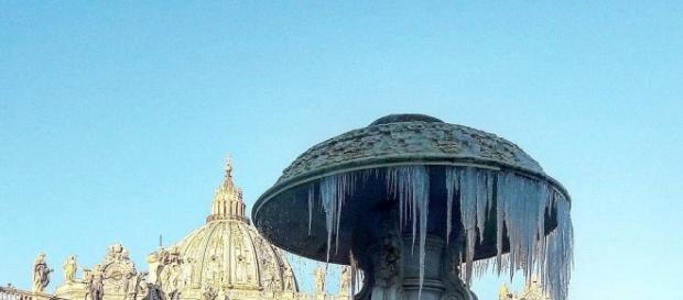 No Vaticano, as fontes apareceram congeladas No Vaticano, as fontes apareceram congeladas