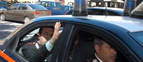 Mantova, chiede 300.000 euro ai carabinieri per evitare attentati ai treni