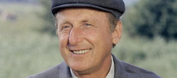 Bourvil avec Jean-Paul Belmondo dans Le cerveau, mais aussi en duo avec Fernandel, De Funès... - free.fr Bourvil avec Jean-Paul Belmondo dans Le cerveau, mais aussi en duo avec Fernandel, De Funès... - free.fr