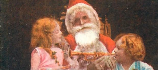 Tuck postcard of Father Christmas, 1919 (image in public domain) Tuck postcard of Father Christmas, 1919 (image in public domain)